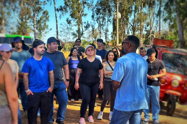 Acadêmicos de Direito da UCDB conhecem políticas ambientais e gestão de resíduos de Bonito