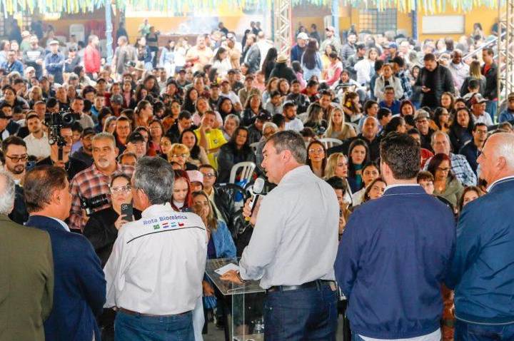 Com entrega de obras de infraestrutura e anúncio de investimentos de mais de R$ 72,9 milhões do Governo de Mato Grosso do Sul, o município de Porto Murtinho comemora 114 anos.
