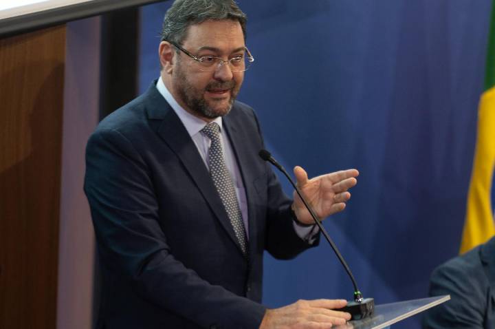Presidente da Fiems defende amplo debate sobre proposta que altera escala de trabalho 6x1