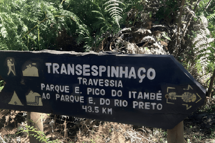 Transespinhaço percorre a única cordilheira do Brasil e integra turismo e conservação em Minas Gerais