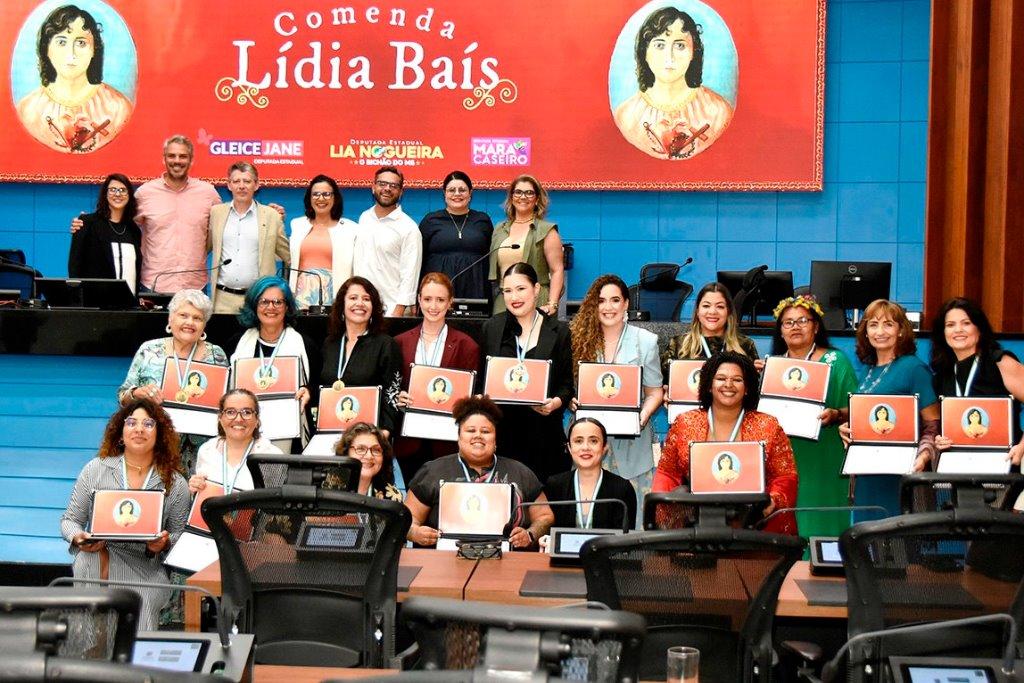 Comenda Lídia Baís: Mulheres do Parlamento homenageiam mulheres artistas de MS