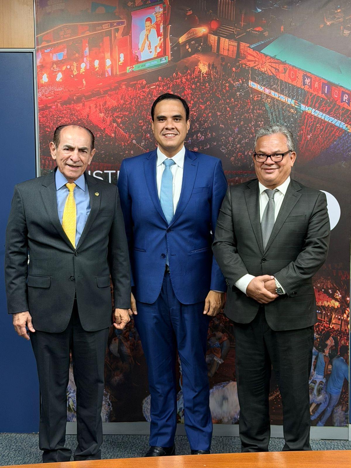 Edinho Neves reúne-se com o ministro do Turismo para discutir a X Edição do Prêmio Piraputanga de Turismo